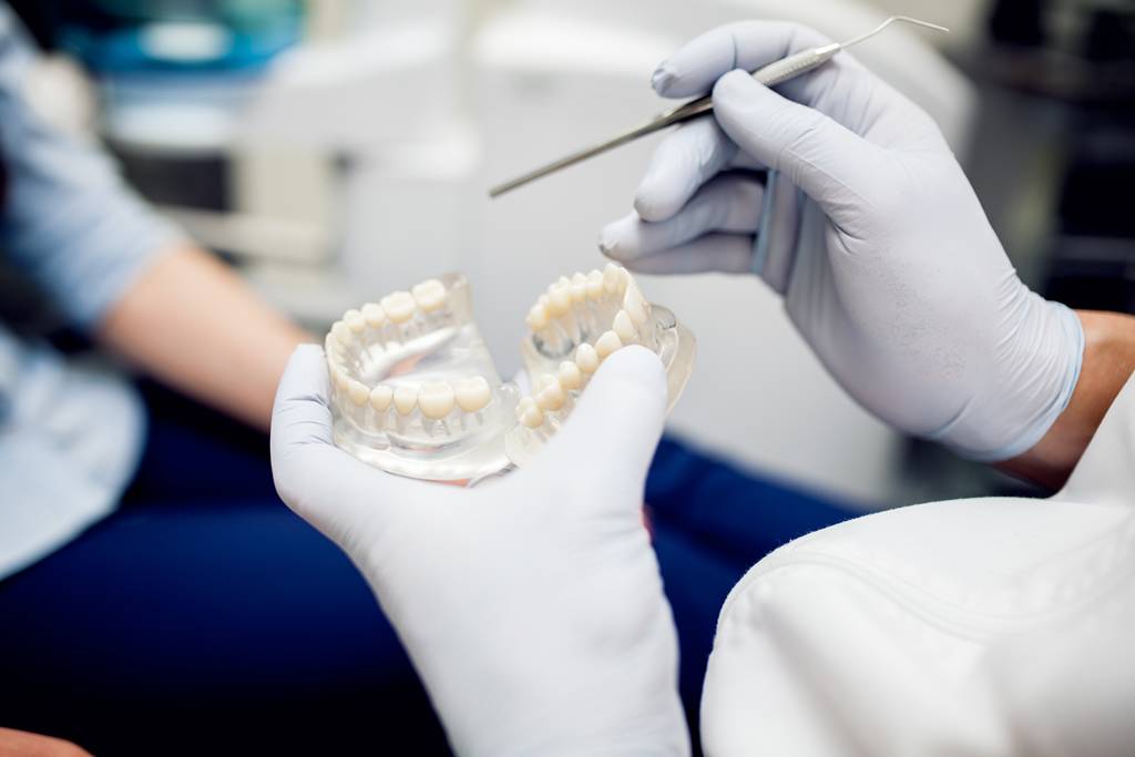 Urla İmplant Tedavisi