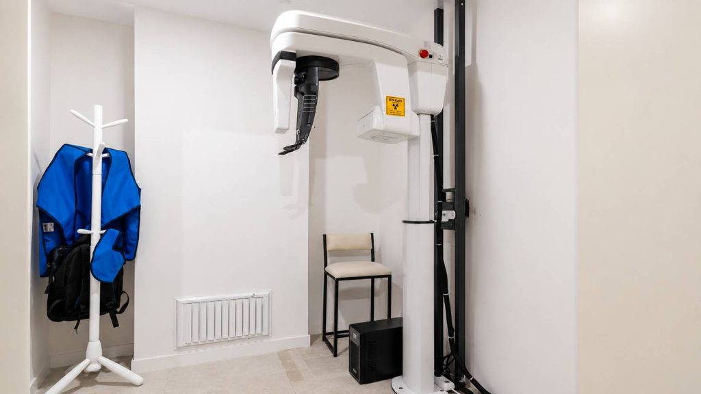 Urla Dt. Ecem Gökırmak diş kliniği panoramik görüntüleme cihazı
