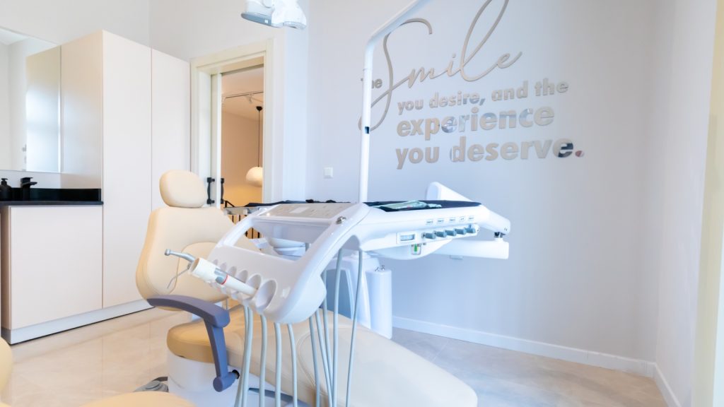 Urla diş kliniği modern tedavi odası